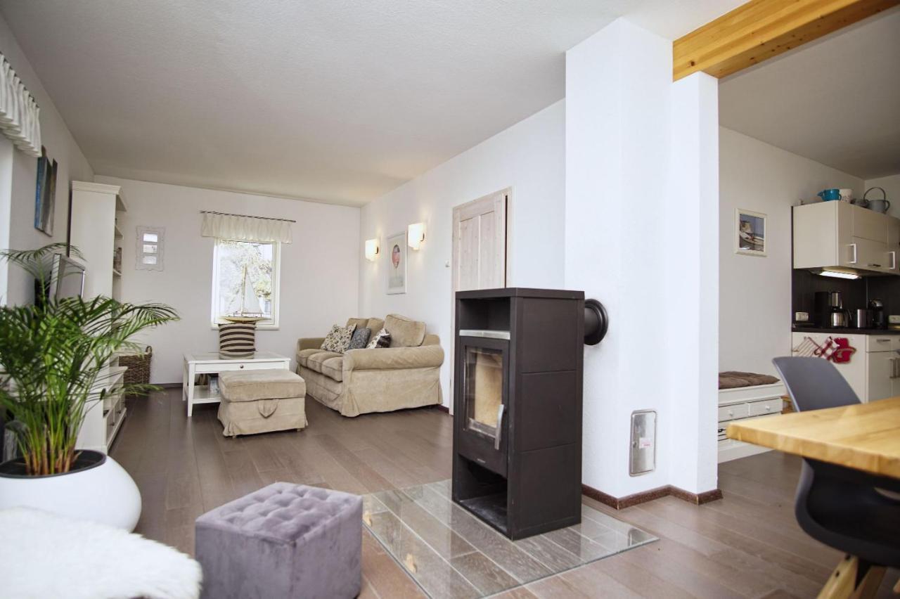 Komfortables Haus Mit Kamin, Sauna, Garten, Terrasse - Ferienhaus Sternschnuppe Wiek auf Rügen 外观 照片